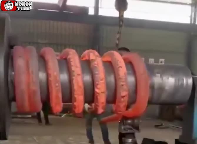Video :Creating a massive spring!